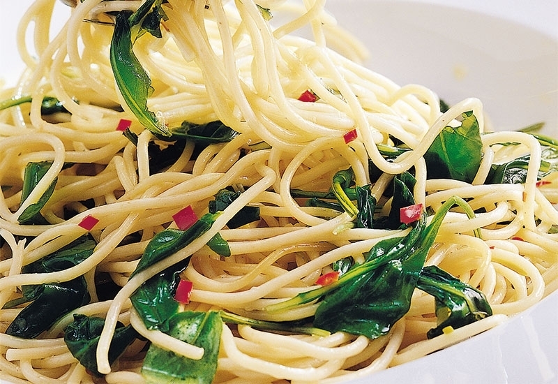 سباغيتي مع الروكا وجبنة البارميزان