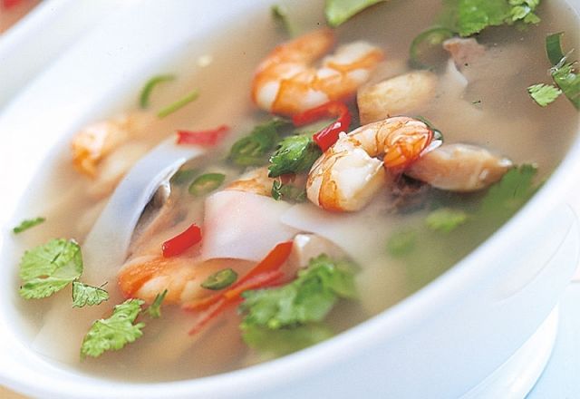 الحساء التايلندي الحرّيف والحامض
