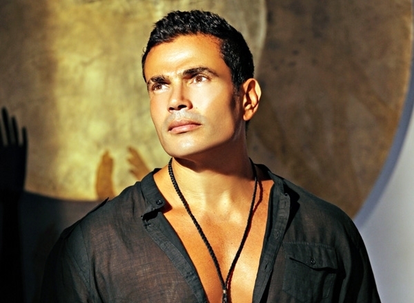 عمرو دياب يسجل ثماني أغنيات من أجل 'الشهرة'