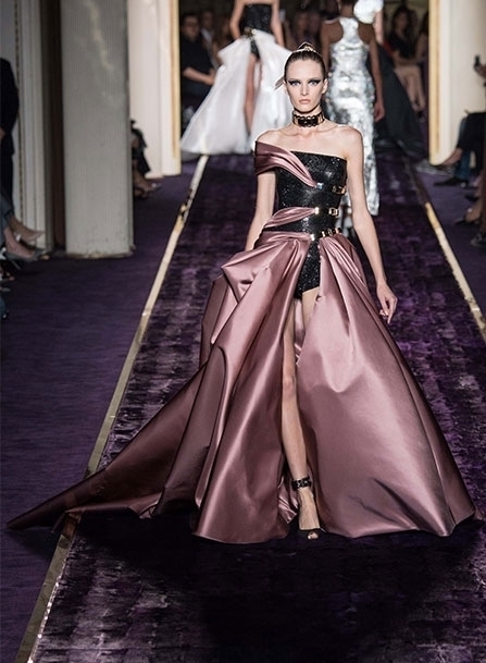 مباشرة من باريس _ عرض Atelier Versace للأزياء الراقية لخريف وشتاء <strong  dir='ltr'>2014/2015</strong>