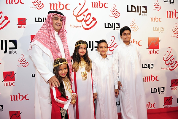 الشيخ وليد آل ابراهيم- رئيس مجلس إدارة مجموعة MBC  برفقة أولاده