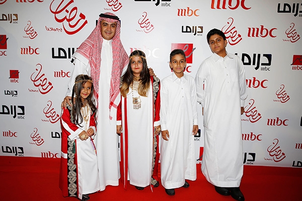 الشيخ وليد آل ابراهيم- رئيس مجلس إدارة مجموعة MBC  برفقة أولاده