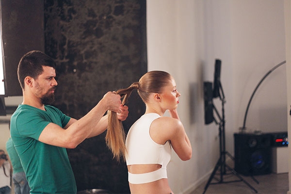 شعر مشدود على شكل ذيل حصان