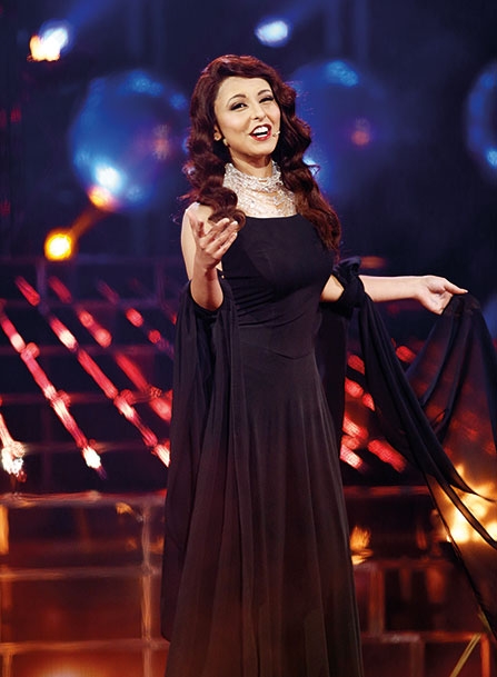 ميس حمدان متقمصة سميرة سعيد في شكلك مش غريب