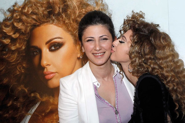 شقيقات المشاهير، لها تكشف من منهن حاولت الانتحار ومن على خلاف مع أختها!