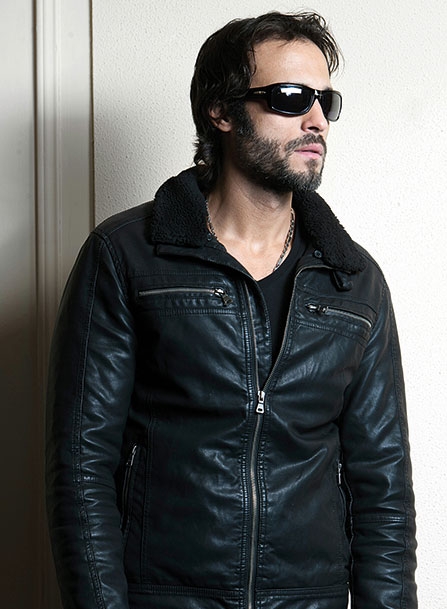 يوسف الشريف في دور الكفيف