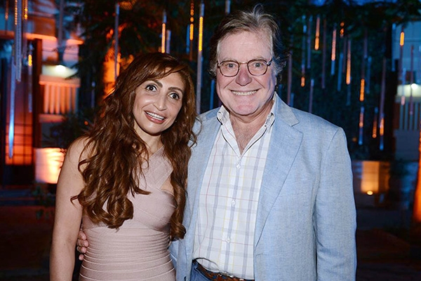 حسين فهمي وزوجته في أول ظهور لهما