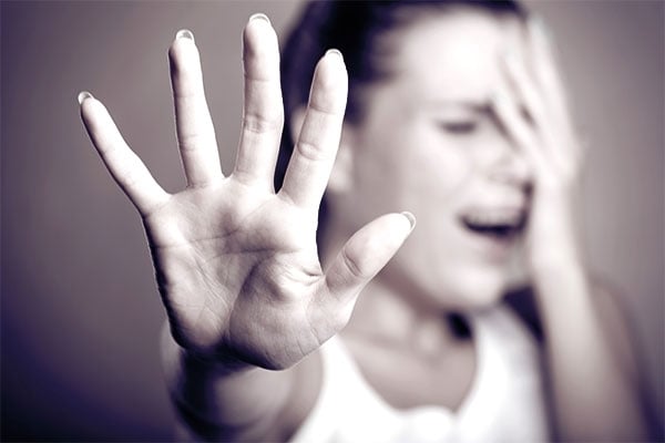 زوّجوها دون علمها، فما حكم رجال الدين؟