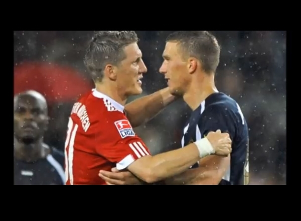 بالفيديو- القبلة الهوائية بين لاعبي ألمانيا التي أثارت الجدل!