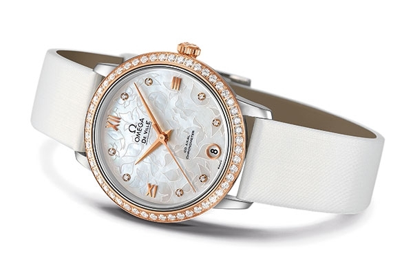 مجموعة ساعات OMEGA رؤية جمالية استثنائية 