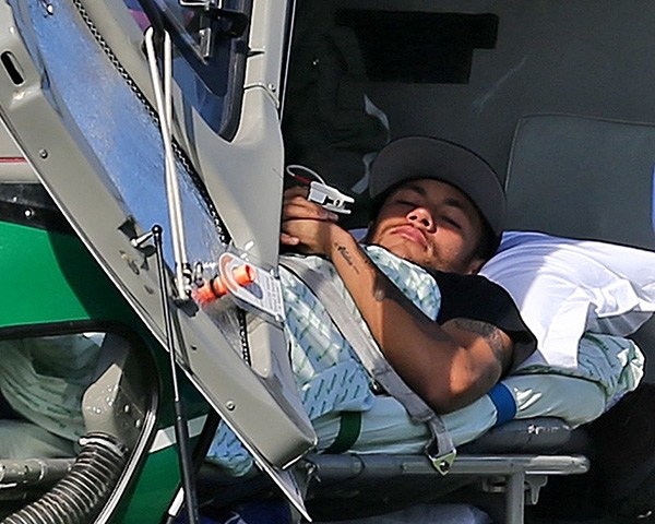 بالفيديو- ممرضة برازيلية تحتفل بإصابة نيمار... وتُطرد من عملها