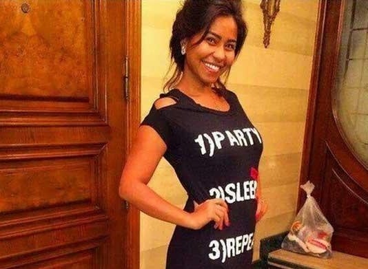 بالفيديو- شيرين تستقبل رمضان على طريقتها الخاصة!