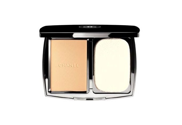 Chanel Vitalumiere Compact