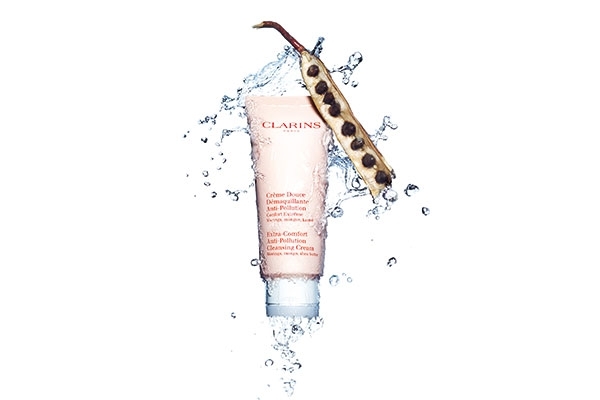 منظّف يخلّص البشرة من التلوث من Clarins 