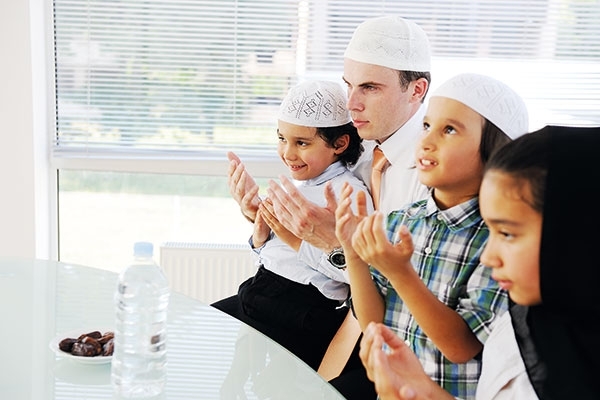 شهر رمضان... وفرحة الصيام للمرّة الأولى!