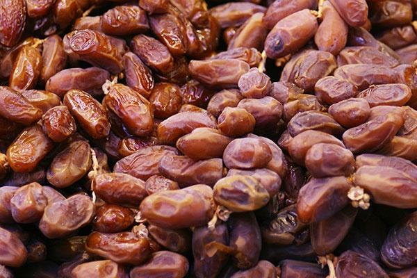 التمر علاج لآلام الرأس