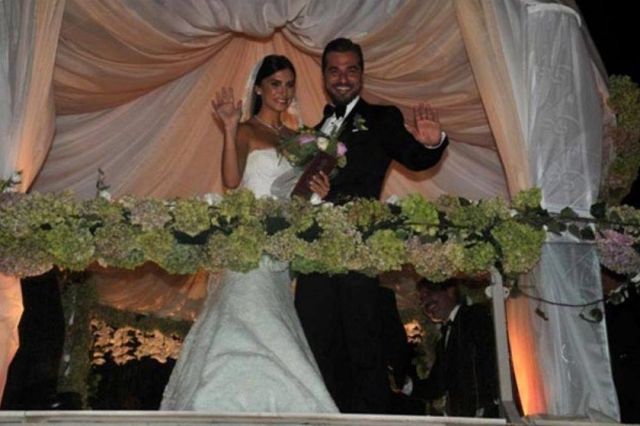 أول صور زفاف أنجين ألتان... ما رأيكم بفستان العروس؟
