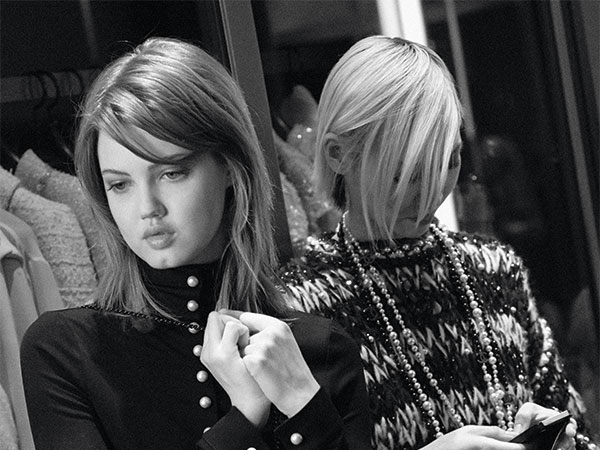 الحملة الإعلانية لمجموعة أزياء CHANEL لما قبل خريف وشتاء <strong  dir='ltr'>2014/2015</strong>