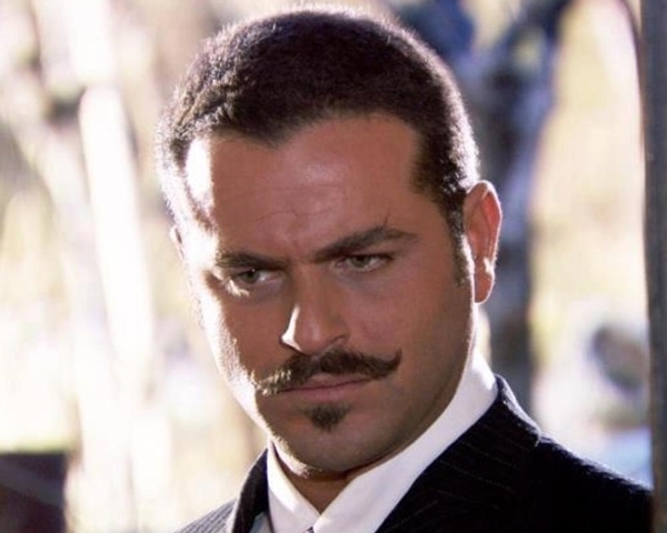 هل سيتحول العاشق يوسف الخال إلى رجل دولة؟