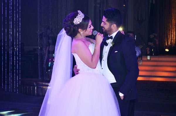 شاهيناز تغني لعريسها