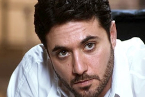 بالفيديو- ماذا قال أحمد عز عن زينة وزواجهما في أول تصريح رسمي له؟ 