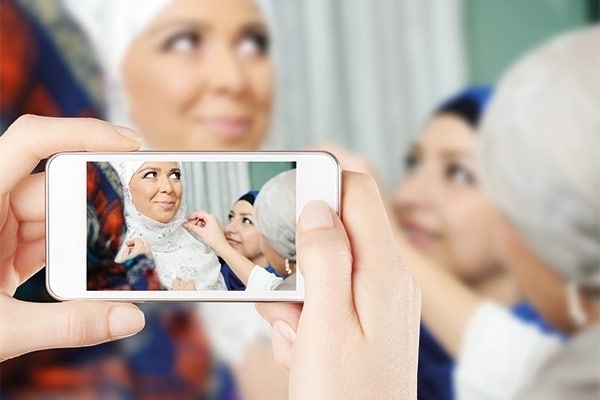 ظاهرة تثير ضجة في المجتمع السعودي حفلات زفاف تُعرض على الملأ عبر وسائل التواصل الاجتماعي