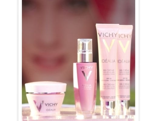 احصلي على بشرة بدون شوائب مع Idealia من Vichy
