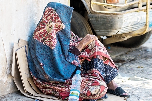 اقتصاديون يؤكدون أن الهيمنة الذكورية سبب فقر المرأة السعودية