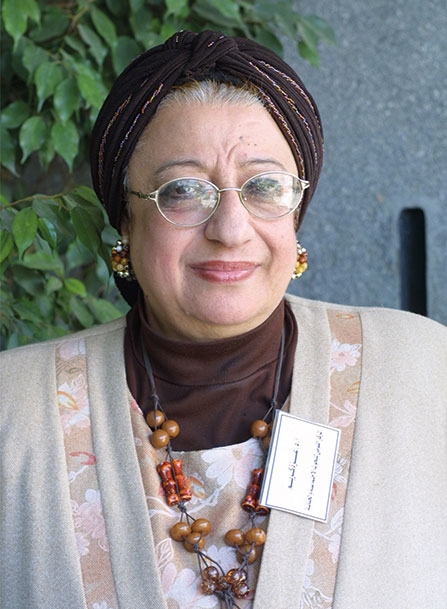 الدكتورة عزة كريم