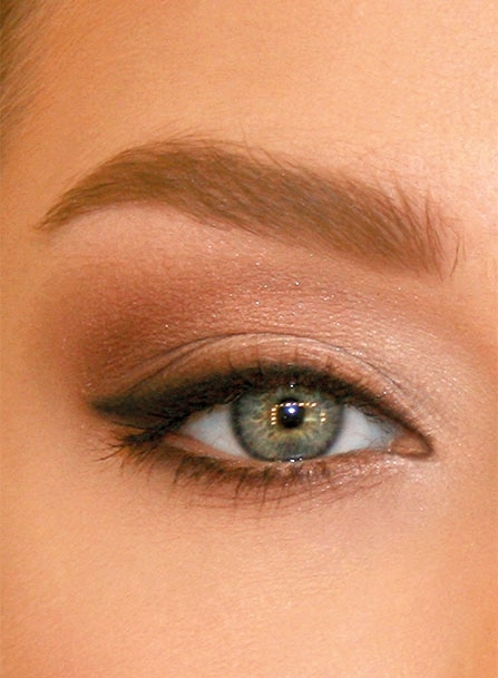 إليك خطوات الماكياج المثالية لعروس عصرية