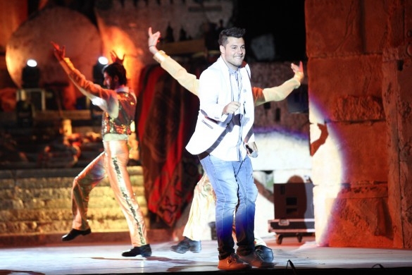 في زيارته الأولى لبعلبك... ربيع جابر يغنّي في القلعة