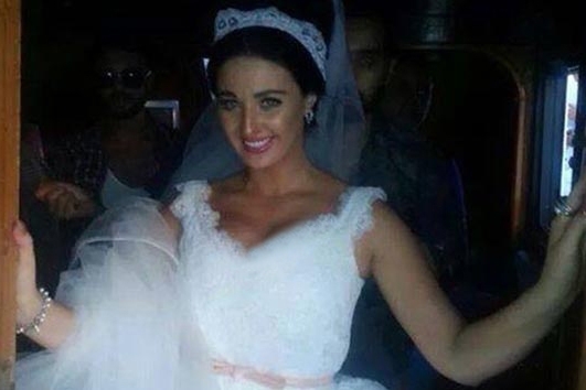 صافيناز تتزوج مصرياً وتنهي أزمة ترحيلها