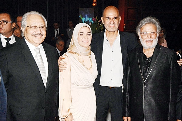 أشرف عبد الغفور ومنى عبد الغني وزوجها وخالد زكي