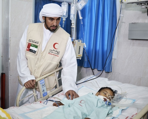 الشيخ حمدان بن زايد يتبنى حالة الطفل الفلسطيني صهيب شلط