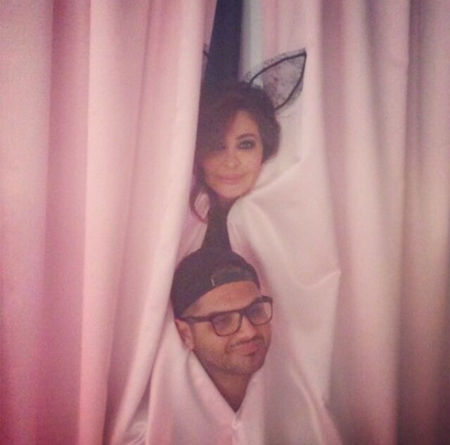 من هذا الذي يختبئ مع إليسا؟