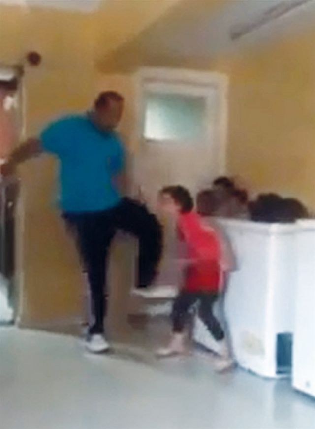 مشهد من الفيديو الفضيحة