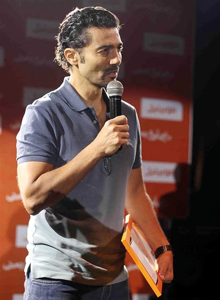 خالد النبوي يقدم فقرات الحفلة 