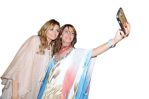 صورة سيلفي بين بشرى ولقاء سويدان