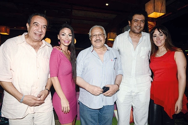 جمال عبد الحميد وخالد زكي ودوللي شاهين وسناء يوسف وأحمد وفيق