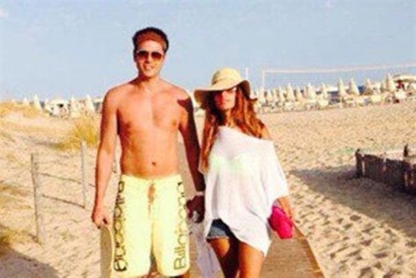 أحمد عز في أول تعليق له على صوره مع زينة