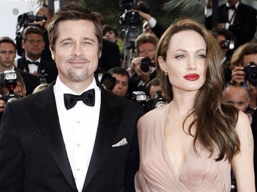 <strong  dir='ltr'>10</strong>سنوات من الحب بين أنجيلينا جولي وبراد بيت...وهذه قصة الرسائل الغرامية المكتوبة بخط اليد!