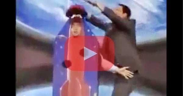 <strong  dir='ltr'>فيديو يستحقّ المشاهدة</strong> - ساحر يكشف كيف يقطّع البشر على المسرح!