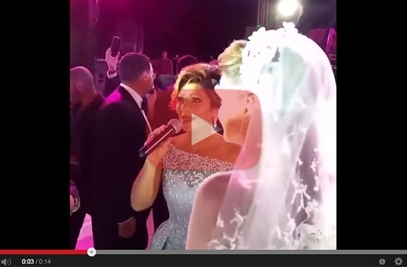 <strong  dir='ltr'>بالفيديو</strong> - هكذا غنت أصالة في زفاف ابنتها