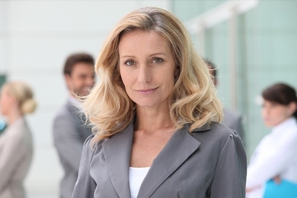 هذه هي حقيقة المرأة الثمانينية التي قيل إن البطيخ جعلها تبدو في الأربعين! 