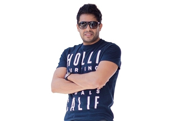 'حاجة مستخبية' لحماقي يتخطى المليون مشاهدة