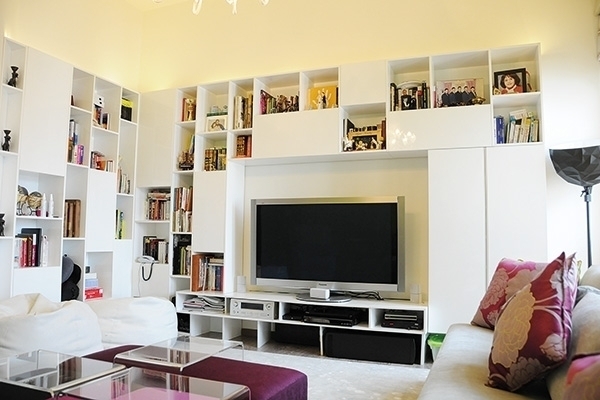 الشرق والغرب تحت سقف واحد