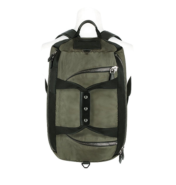 أكسسوارات Givenchy لا غنى عنها