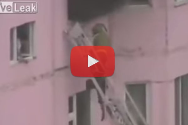 بالفيديو- حاول إنقاذها فكان السبب في وفاتها!