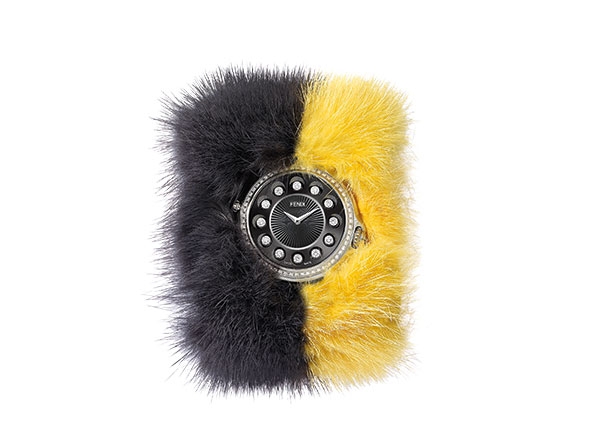 الفراء من الأزياء إلى الأكسسوارات: ساعة Crazy Carats بفراء المنك إبتكار Fendi الجديد