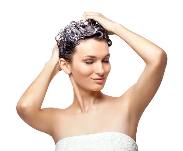 لا لغسل الشعر يومياً بالشامبو!